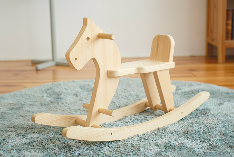 木のおもちゃ IKONIH・木馬 rocking horse【出産祝い・入学祝い・入園