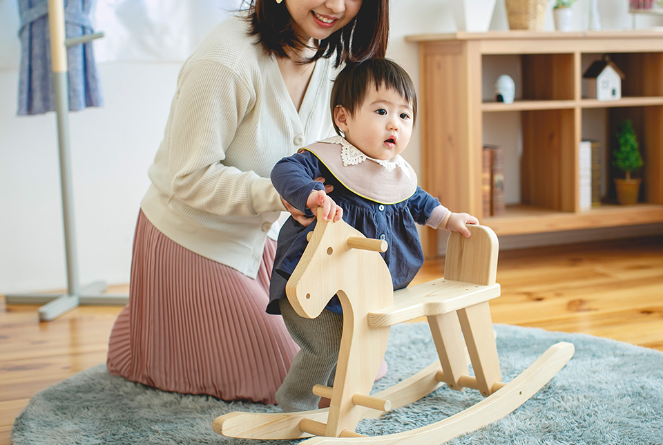 木のおもちゃ IKONIH・木馬 rocking horse【出産祝い・入学祝い・入園